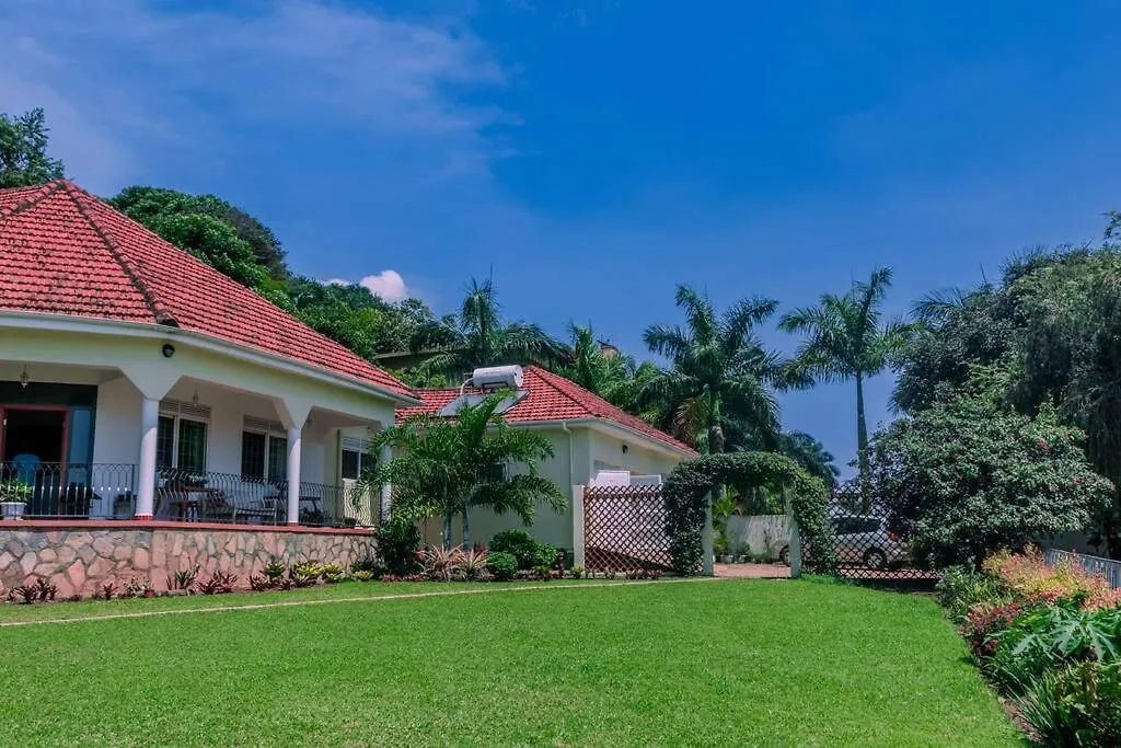 بيت للعطل The Greenleaf Luxury Bnb -Lubowa كامبالا أوغندا