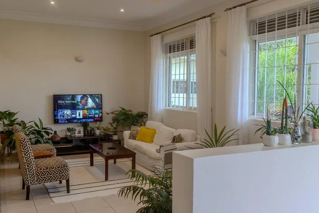 The Greenleaf Luxury Bnb -Lubowa كامبالا بيت للعطل