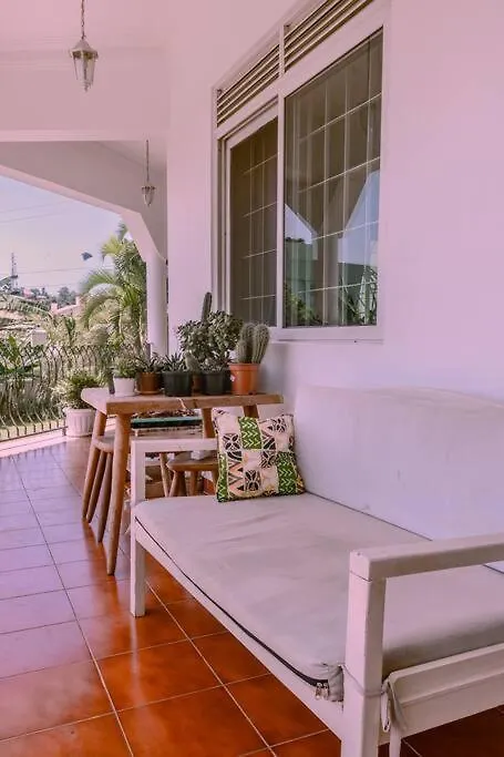 The Greenleaf Luxury Bnb -Lubowa كامبالا بيت للعطل