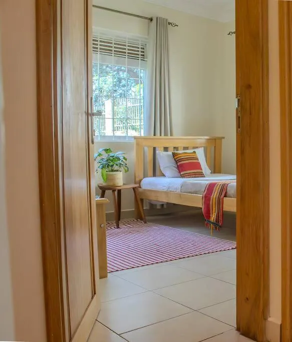 بيت للعطل The Greenleaf Luxury Bnb -Lubowa كامبالا