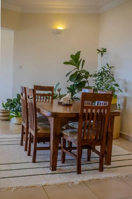 بيت للعطل The Greenleaf Luxury Bnb -Lubowa كامبالا
