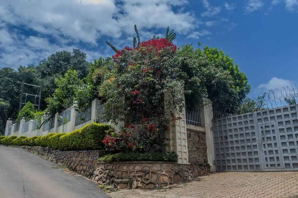 The Greenleaf Luxury Bnb -Lubowa كامبالا