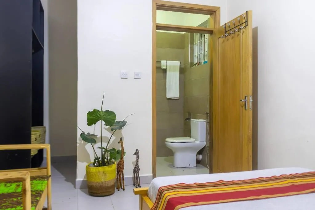 The Greenleaf Luxury Bnb -Lubowa كامبالا بيت للعطل