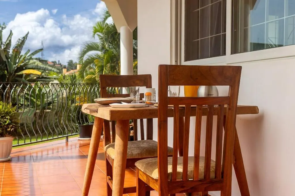 The Greenleaf Luxury Bnb -Lubowa كامبالا