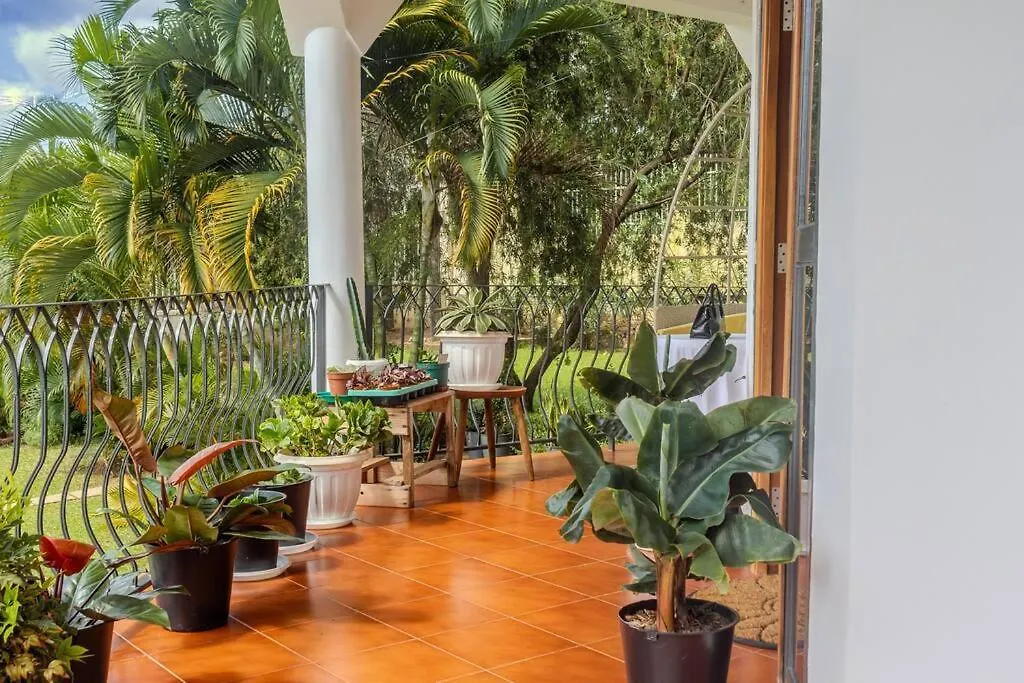 The Greenleaf Luxury Bnb -Lubowa كامبالا